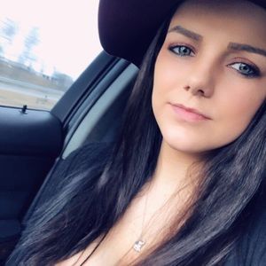 Meet your Posher, Katelyn